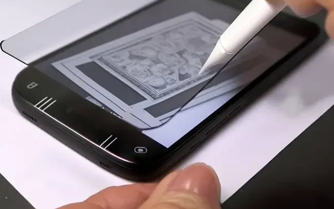 Removing the screen protector